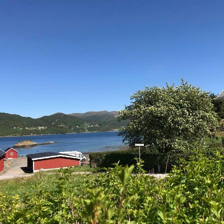 Apartamento Ola Bua Near The Atlantic Road Lyngstad Exterior foto