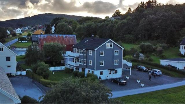 Apartamento Ola Bua Near The Atlantic Road Lyngstad Exterior foto