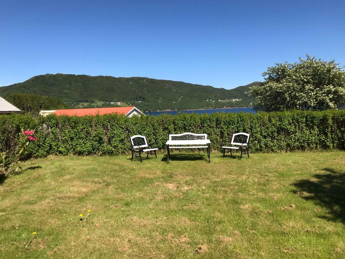 Apartamento Ola Bua Near The Atlantic Road Lyngstad Exterior foto