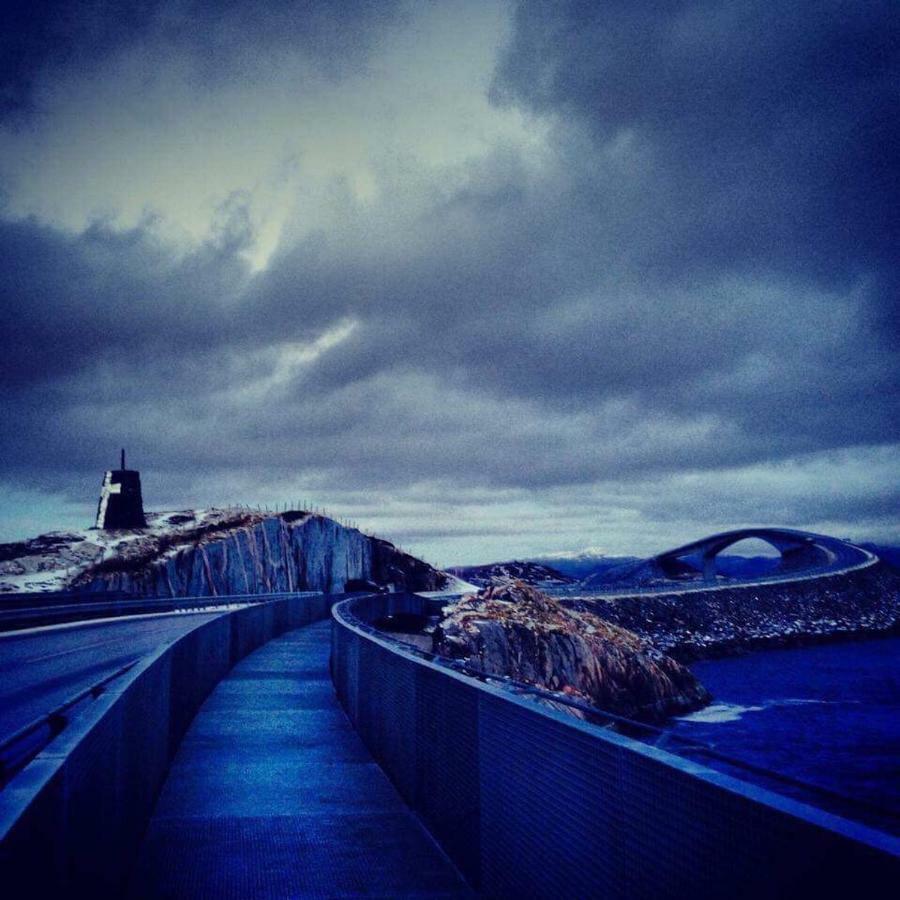 Apartamento Ola Bua Near The Atlantic Road Lyngstad Exterior foto
