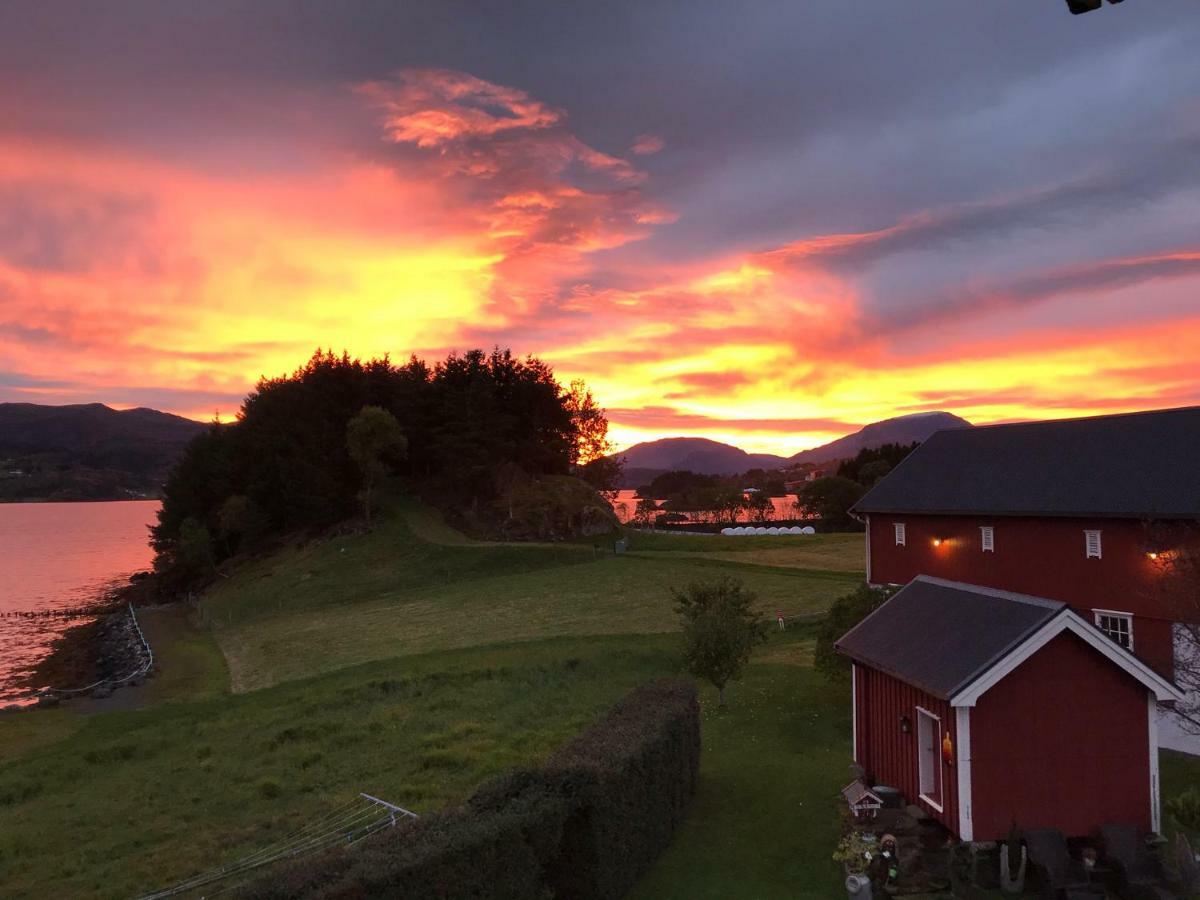 Apartamento Ola Bua Near The Atlantic Road Lyngstad Exterior foto